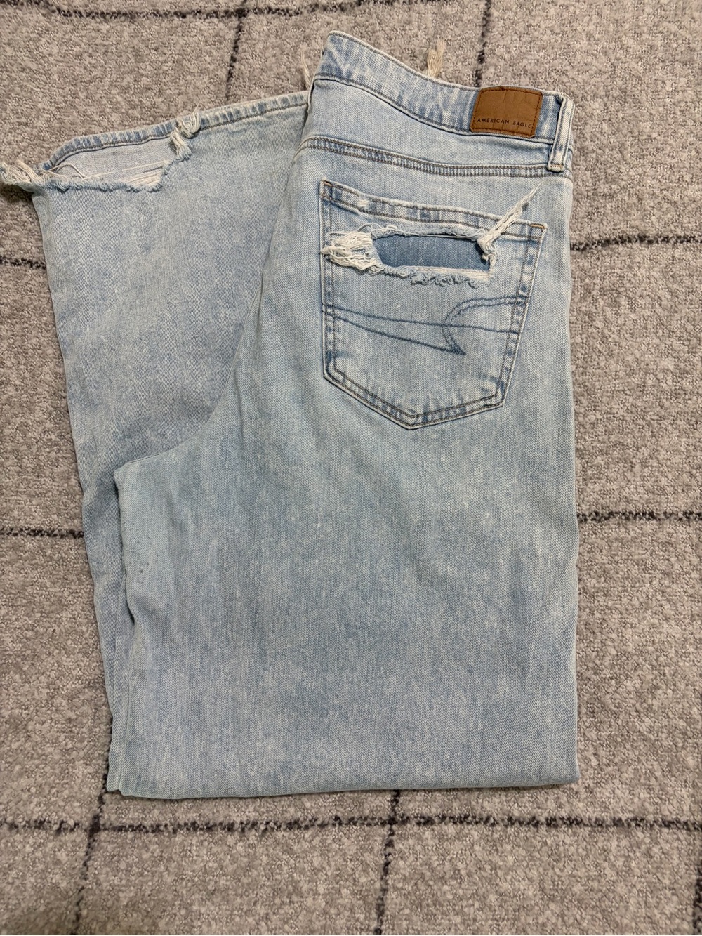 American Eagle Super High-Waisted Baggy Wide Leg Jeans